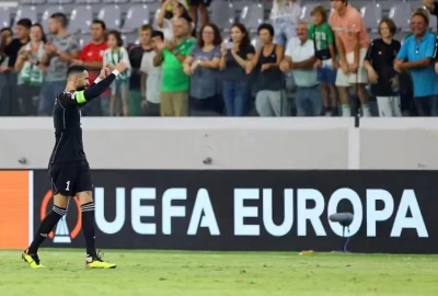 football-perimeter-LED-display-3